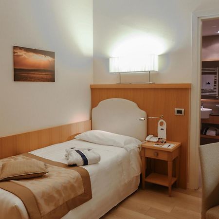 Hotel Sirmione Terme Bagian luar foto