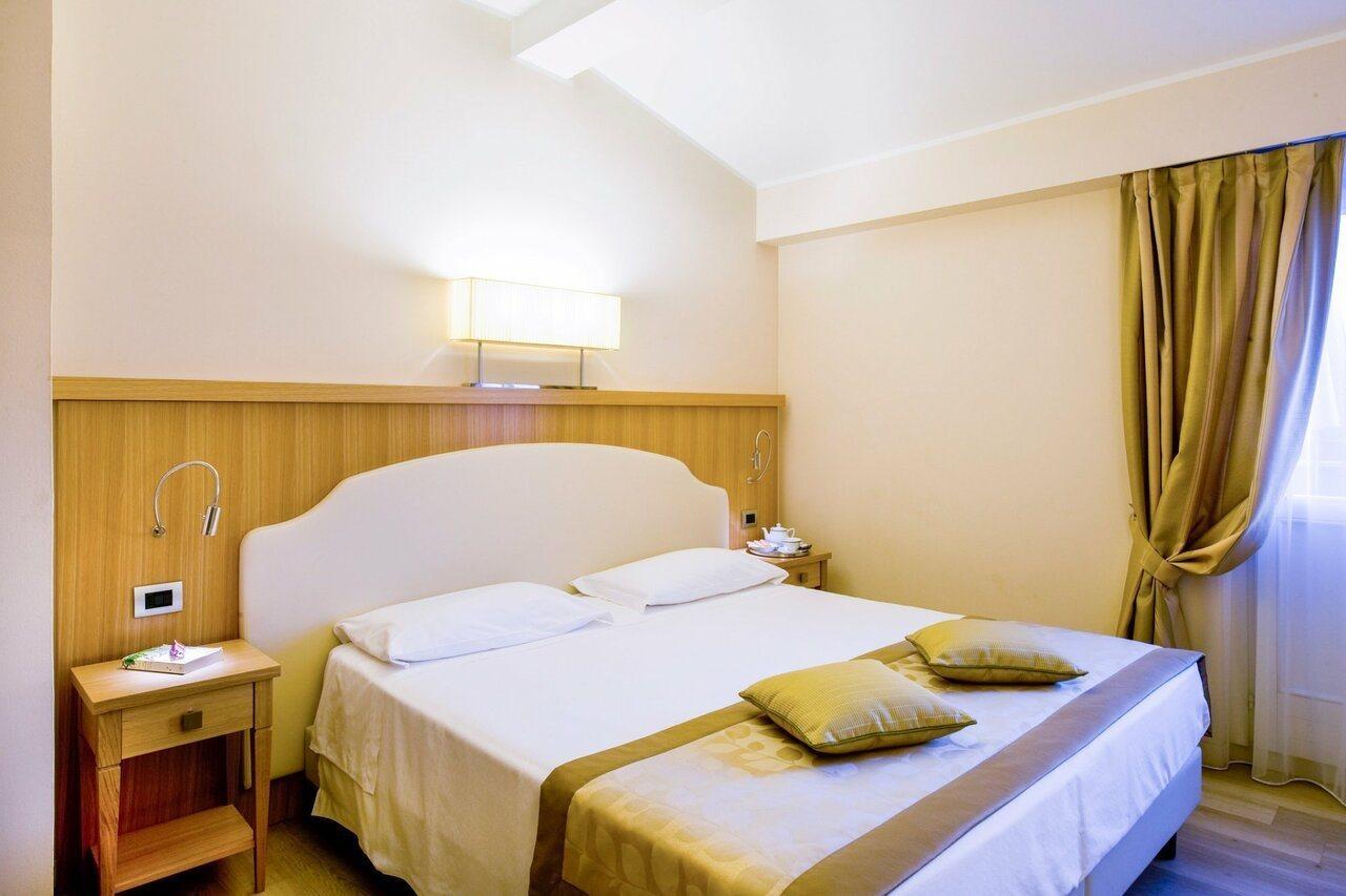 Hotel Sirmione Terme Bagian luar foto